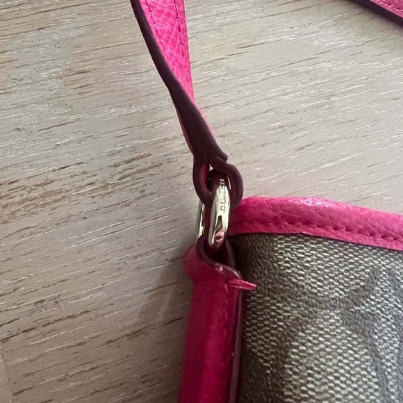Coach monogram crossbody - Picture 10 of 13